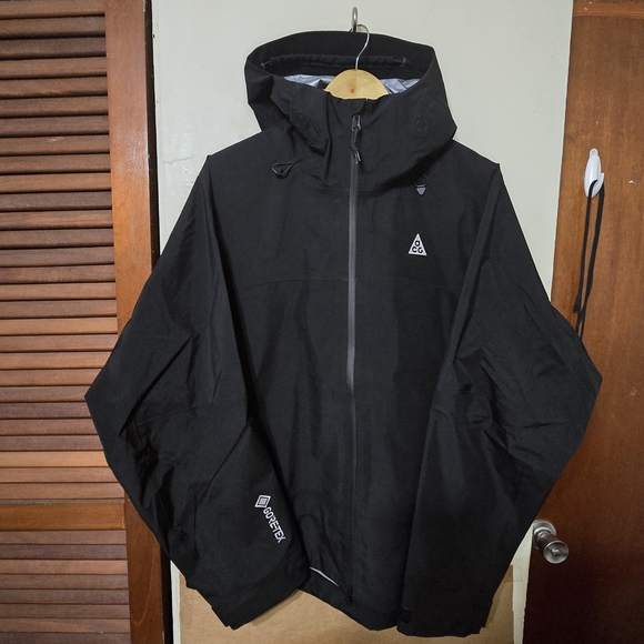 Nike ACG Misery Ridge Gore-Tex Storm-Fit ADV Black Hiking Jacket - Picture 1 of 16